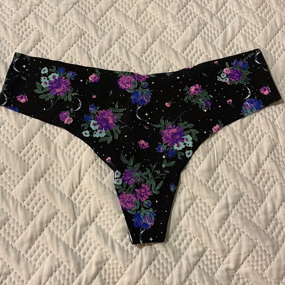 VS thong